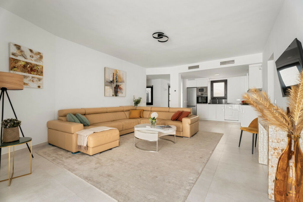 Middle Floor Apartment Puerto Banús Málaga - image 8