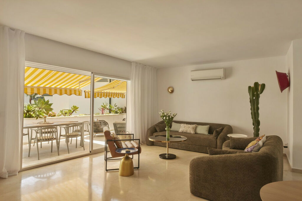 Middle Floor Apartment Estepona Málaga - image 8