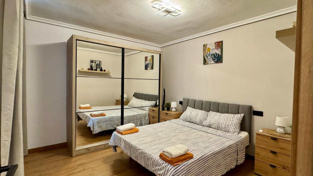 Middle Floor Apartment Torrevieja Alicante - image 8