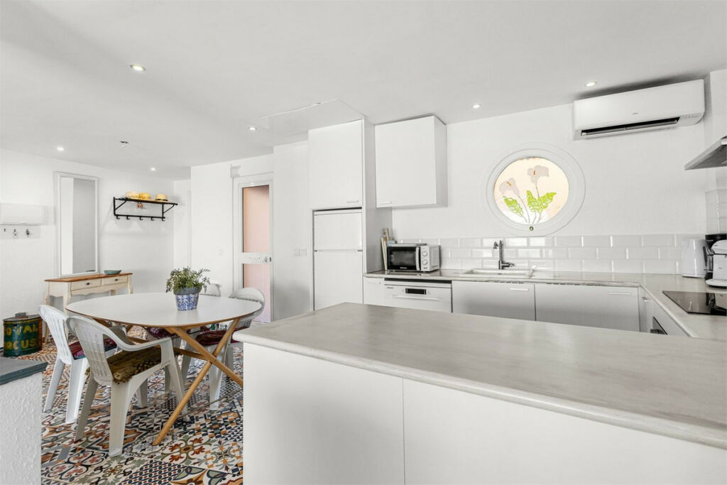 Middle Floor Apartment Fuengirola Málaga - image 8