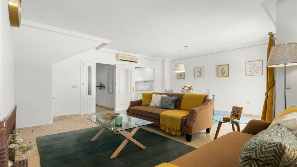 Townhouse La Duquesa Málaga - image 8