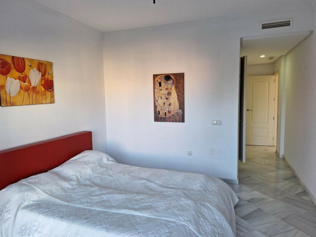 Ground Floor Apartment La Duquesa Málaga - image 8