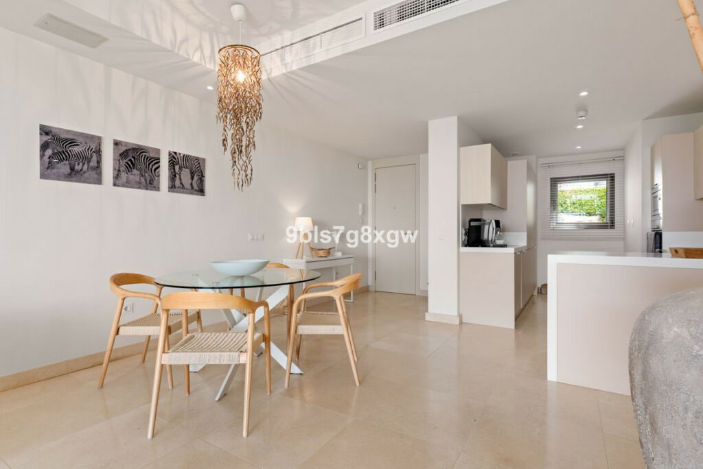 Middle Floor Apartment Casares Playa Málaga - image 8