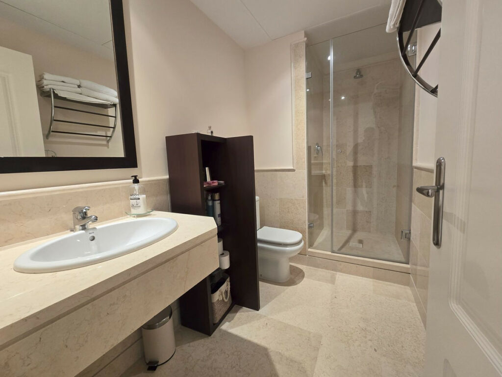 Ground Floor Apartment Benahavís Málaga - image 9