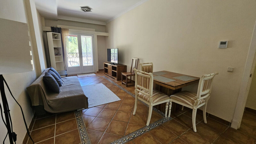 Middle Floor Apartment Estepona Málaga - image 8