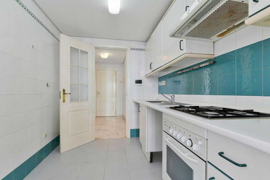 Middle Floor Studio Marbella Málaga - image 8