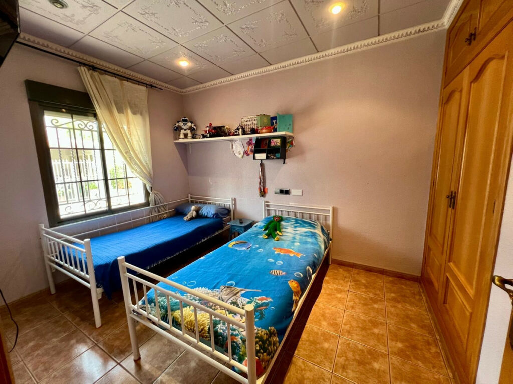 Townhouse Pinoso Alicante - image 8