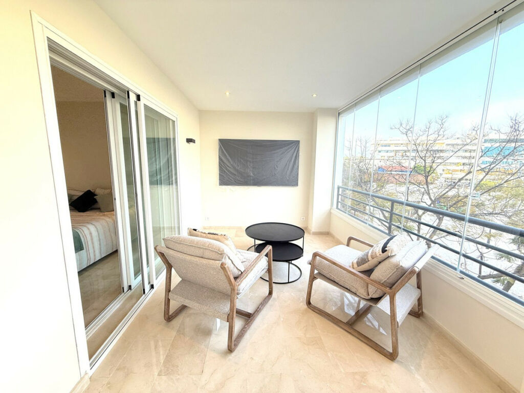 Middle Floor Apartment Puerto Banús Málaga - image 8