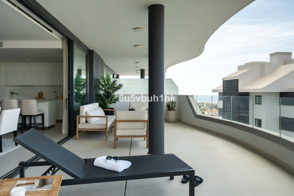 Middle Floor Apartment Fuengirola Málaga - image 8