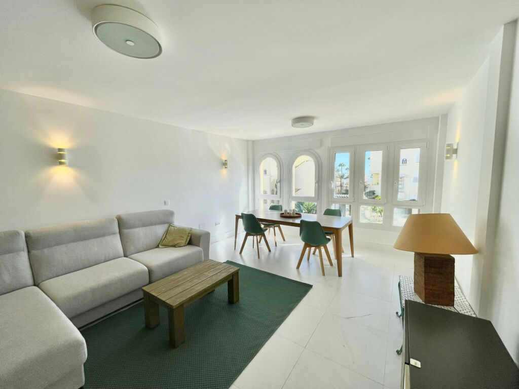Penthouse Elviria Málaga - image 8