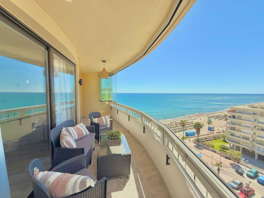 Middle Floor Apartment Fuengirola Málaga - image 8