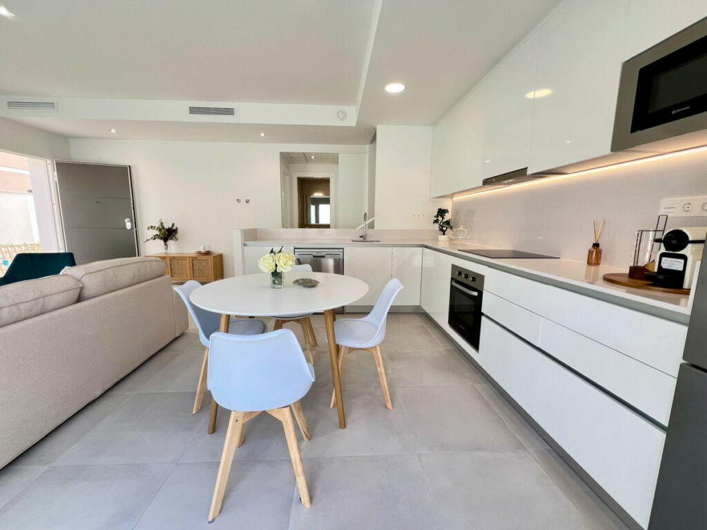 Detached Villa La Zenia Alicante - image 8