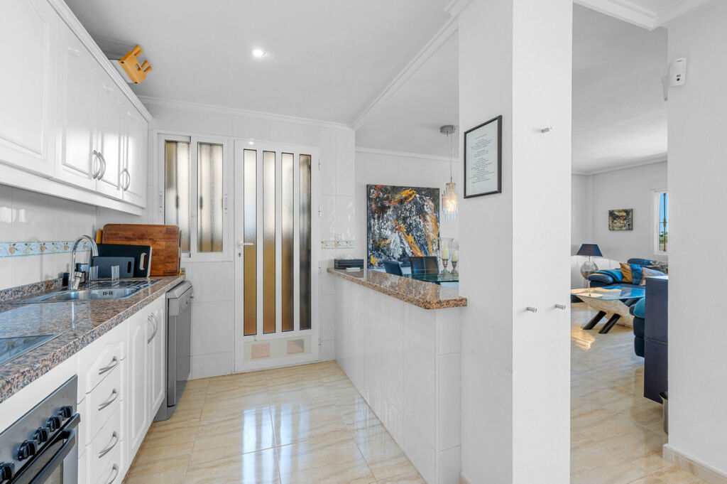 Penthouse Villamartin Alicante - image 8