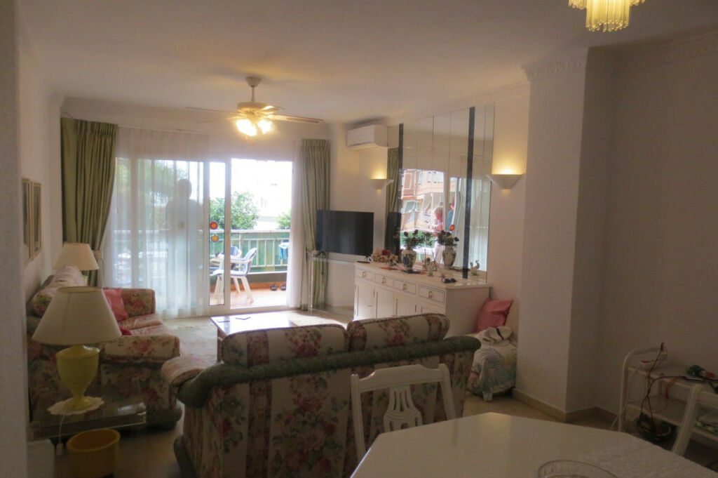 Middle Floor Apartment Fuengirola Málaga - image 8
