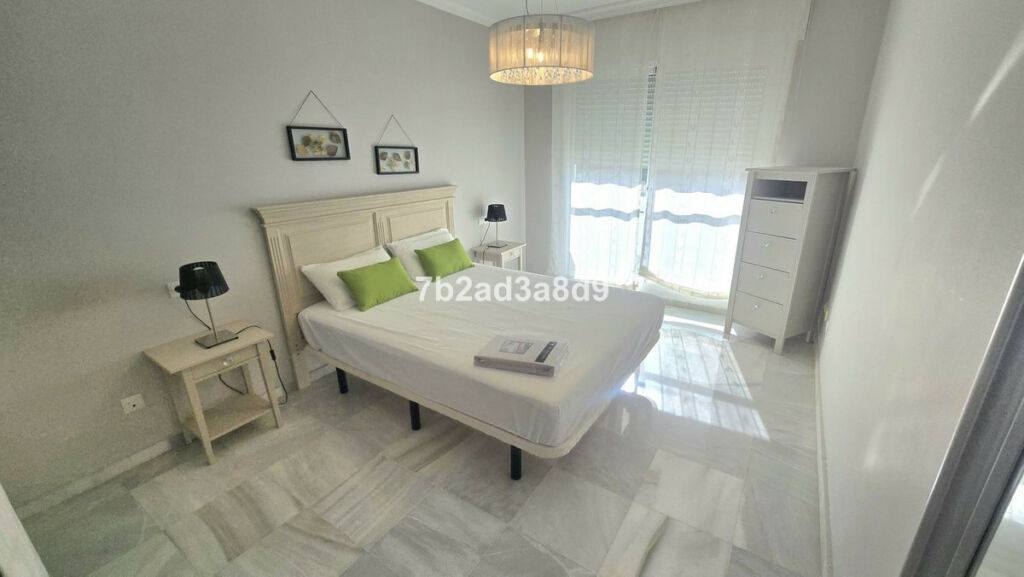Middle Floor Apartment Nueva Andalucía Málaga - image 8