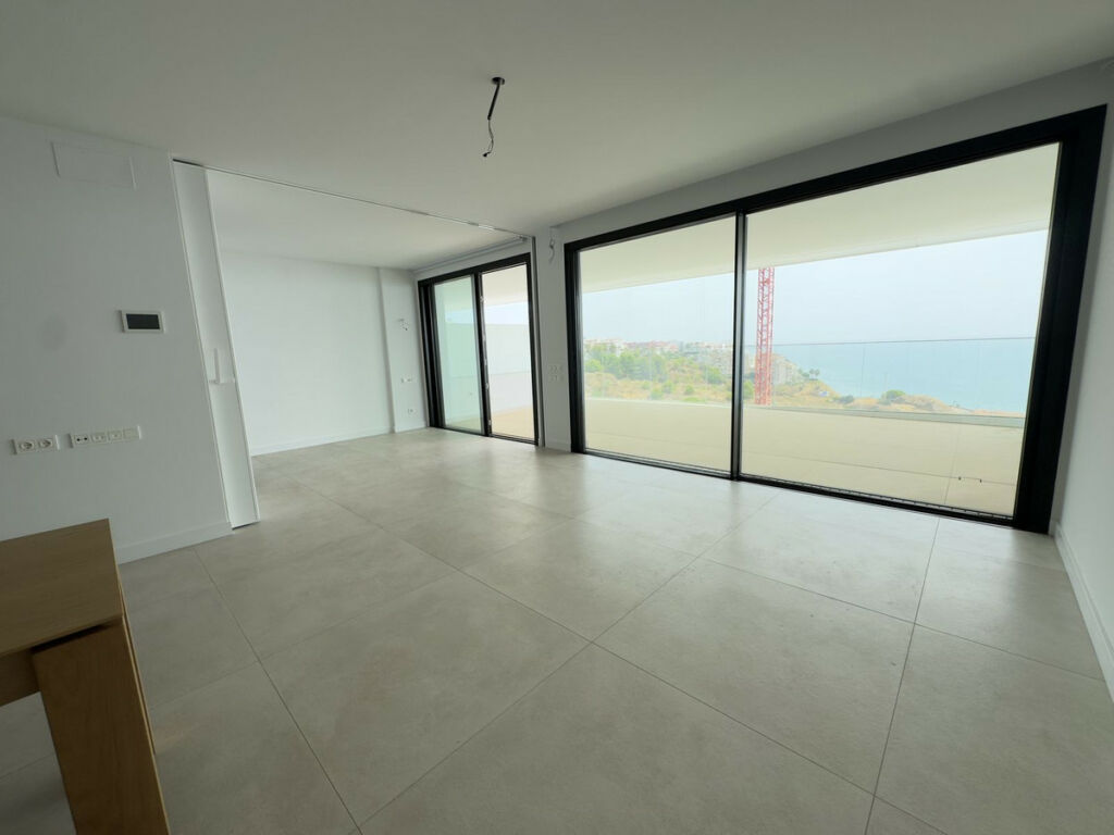 Middle Floor Apartment Higueron Málaga - image 8