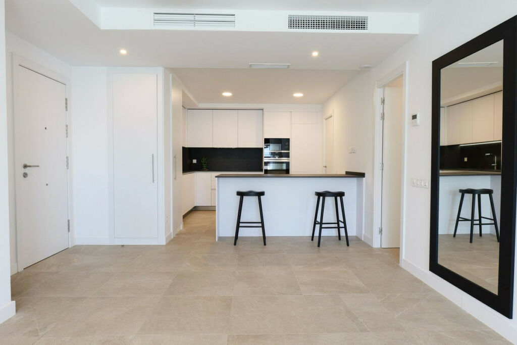 Middle Floor Apartment Estepona Málaga - image 8