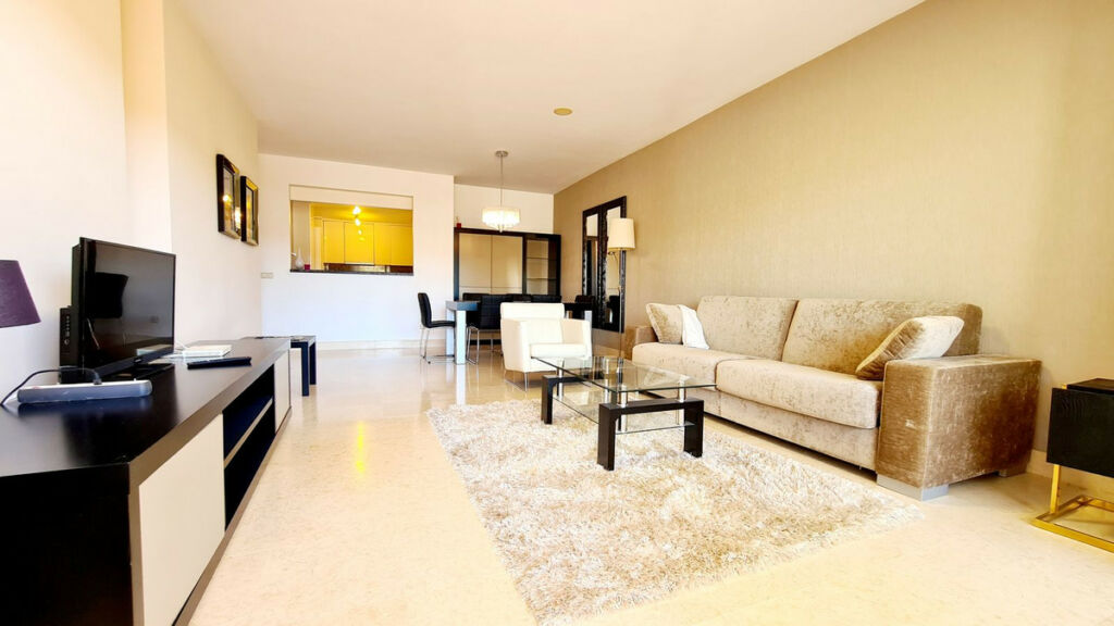 Middle Floor Apartment Benahavís Málaga - image 7