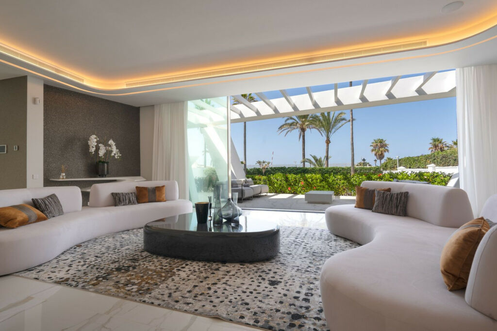 Detached Villa Los Monteros Málaga - image 8