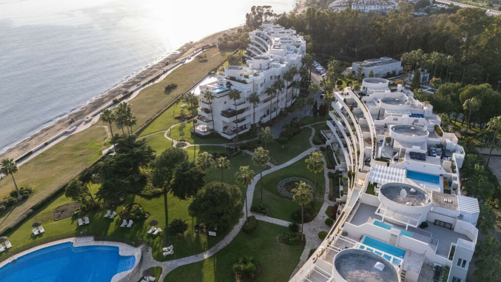 Middle Floor Apartment Estepona Málaga - image 8