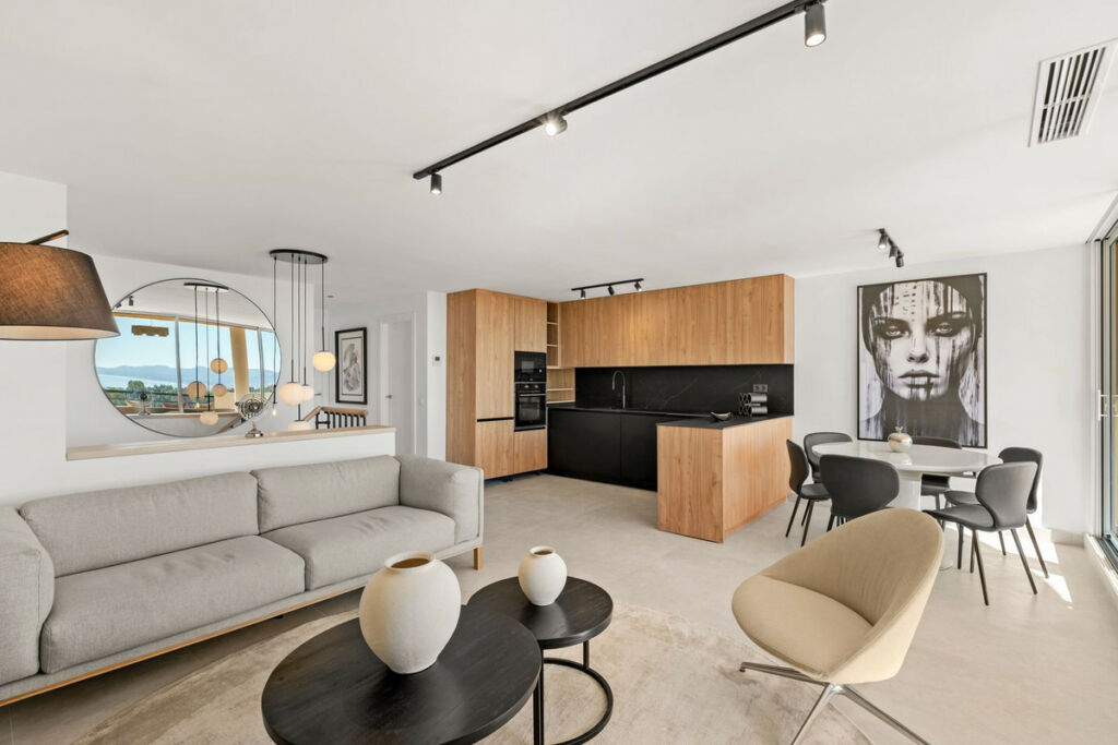 Middle Floor Apartment Nueva Andalucía Málaga - image 8