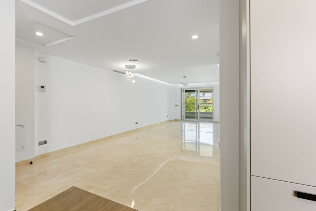 Middle Floor Apartment Marbella Málaga - image 8