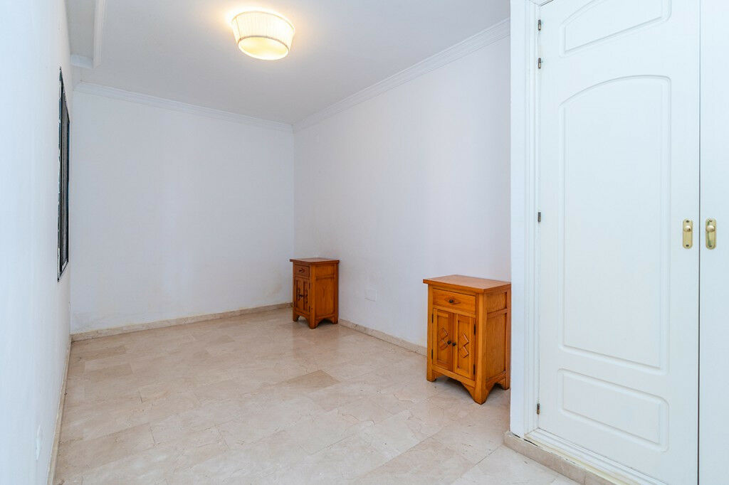 Middle Floor Apartment Elviria Málaga - image 8