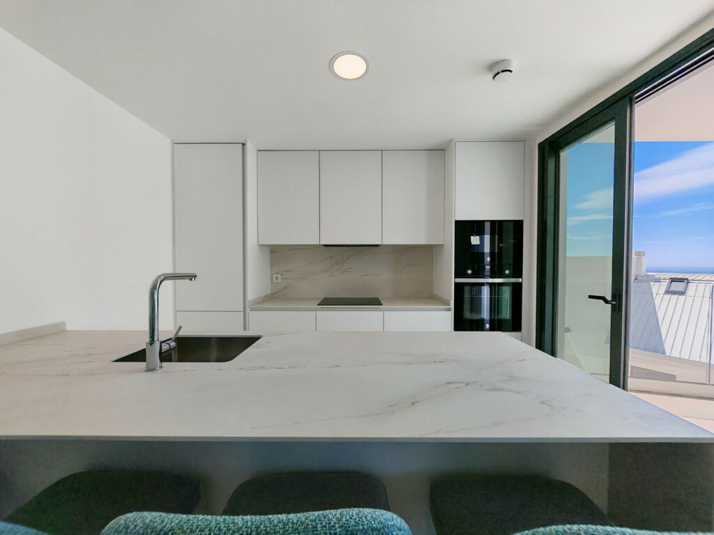 Middle Floor Apartment Fuengirola Málaga - image 8