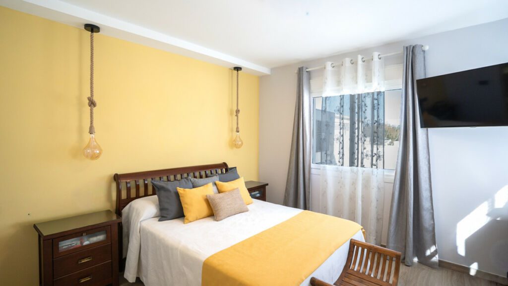 Middle Floor Apartment Marbella Málaga - image 8