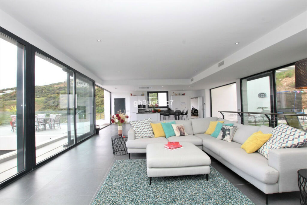 Detached Villa La Cala Golf Málaga - image 8