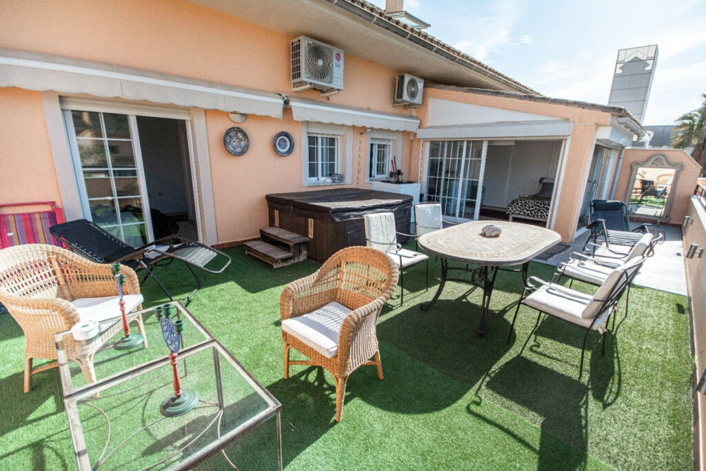 Top Floor Apartment Marbella Málaga - image 8