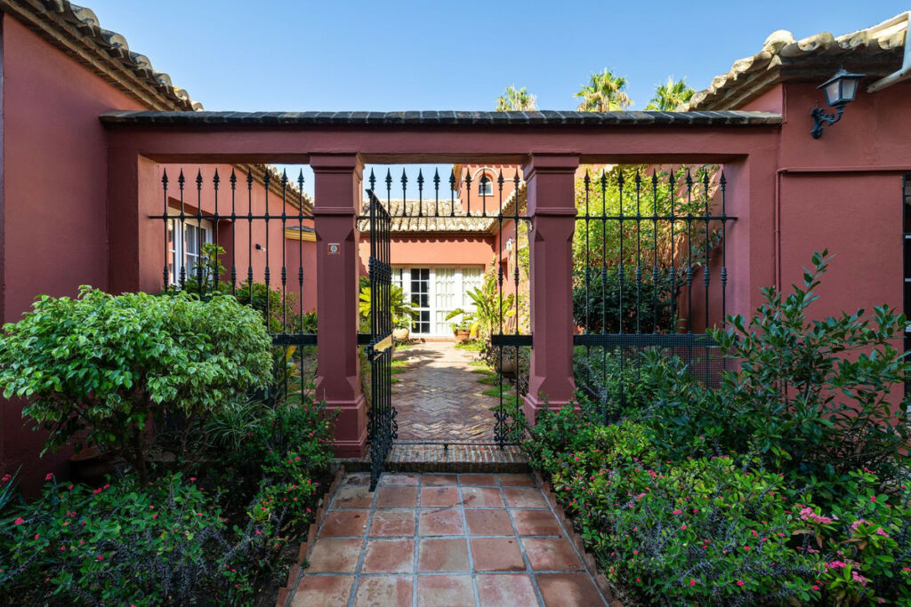 Detached Villa Benalmadena Málaga - image 8