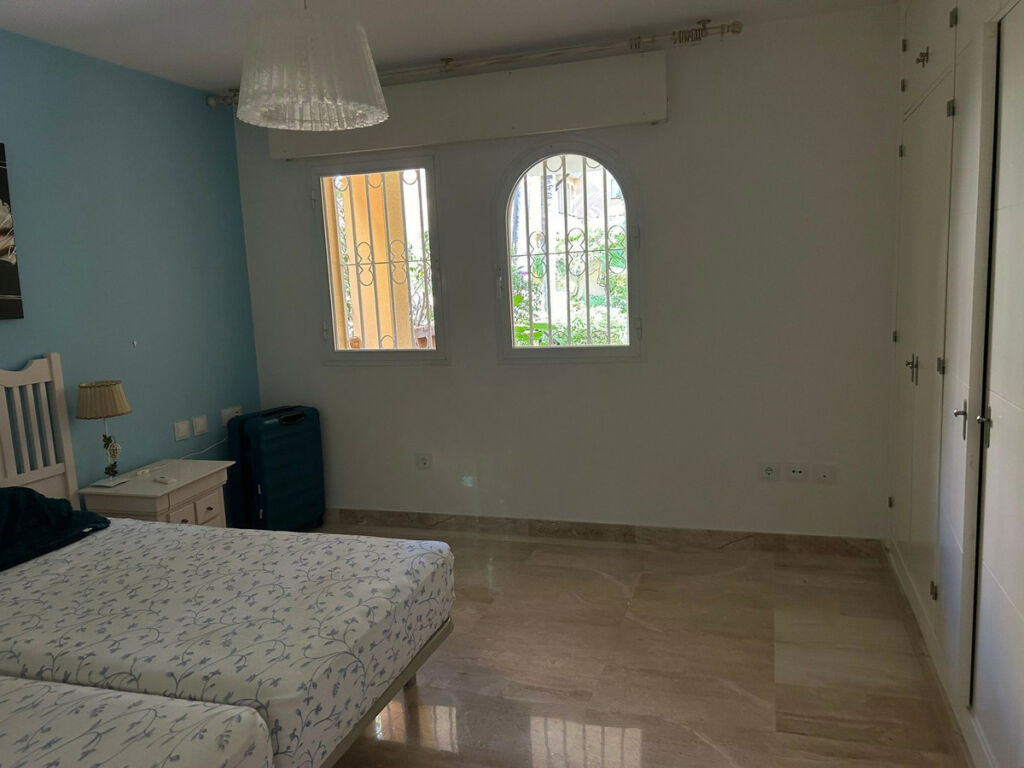 Ground Floor Apartment Elviria Málaga - image 8