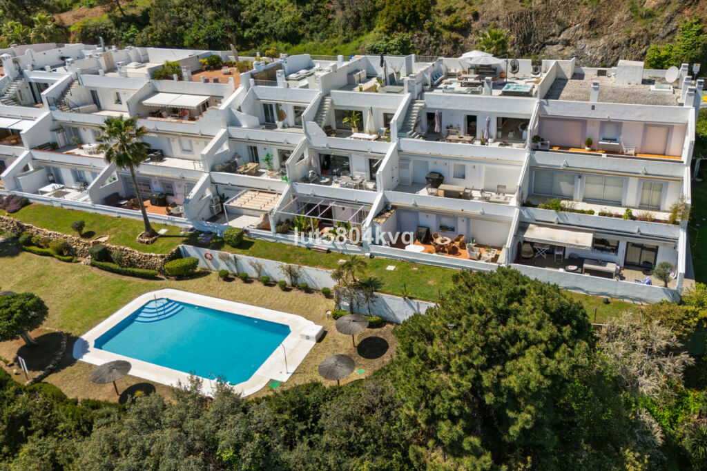 Penthouse La Quinta Málaga - image 8