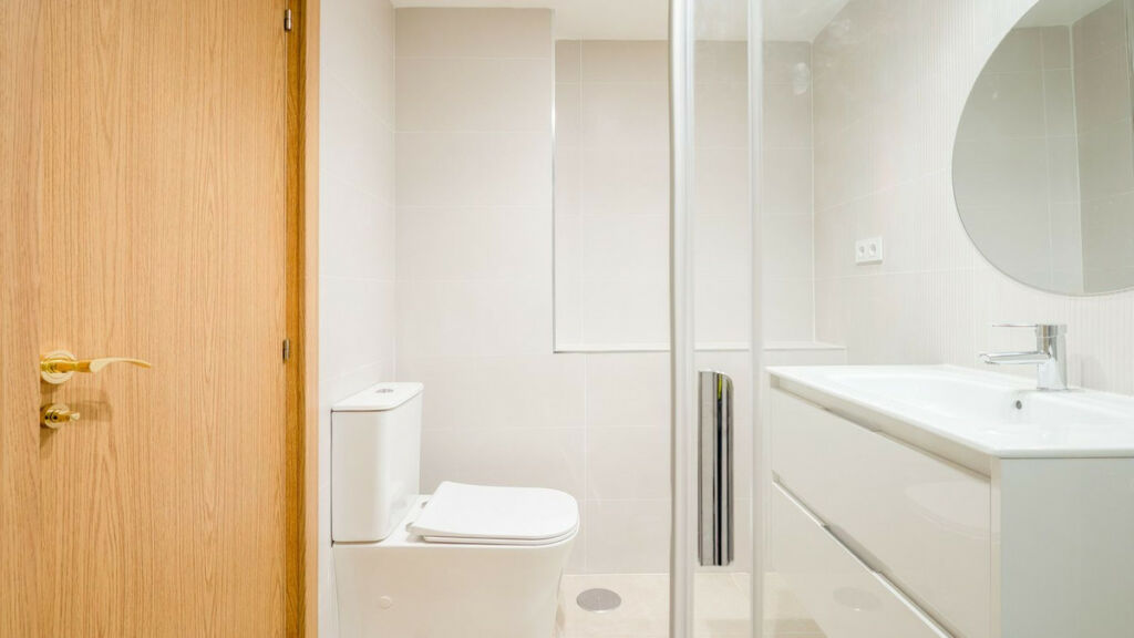 Middle Floor Apartment Fuengirola Málaga - image 8