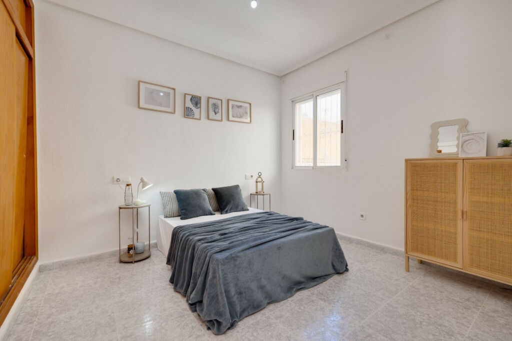 Bungalow Torrevieja Alicante - image 8
