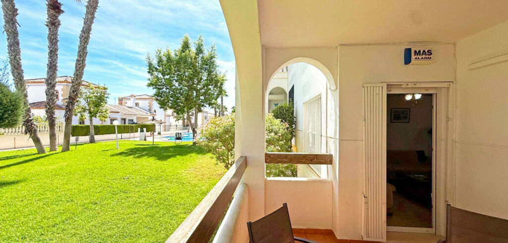 Ground Floor Apartment Villamartin Alicante - image 8