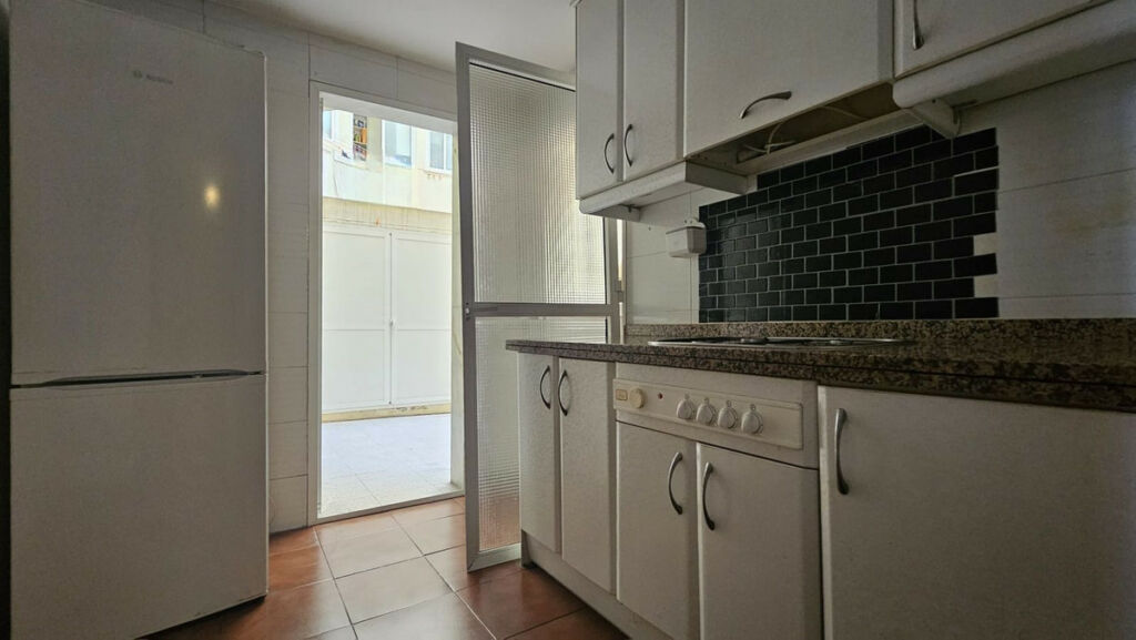Middle Floor Apartment Fuengirola Málaga - image 8