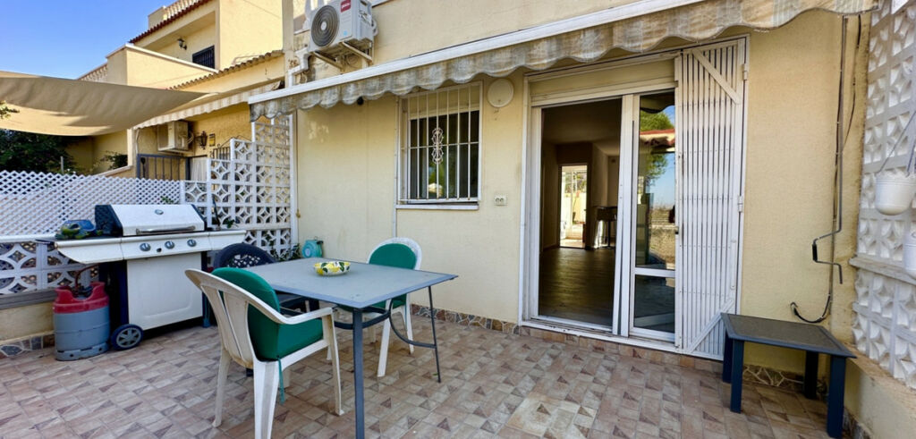 Townhouse Guardamar del Segura Alicante - image 8