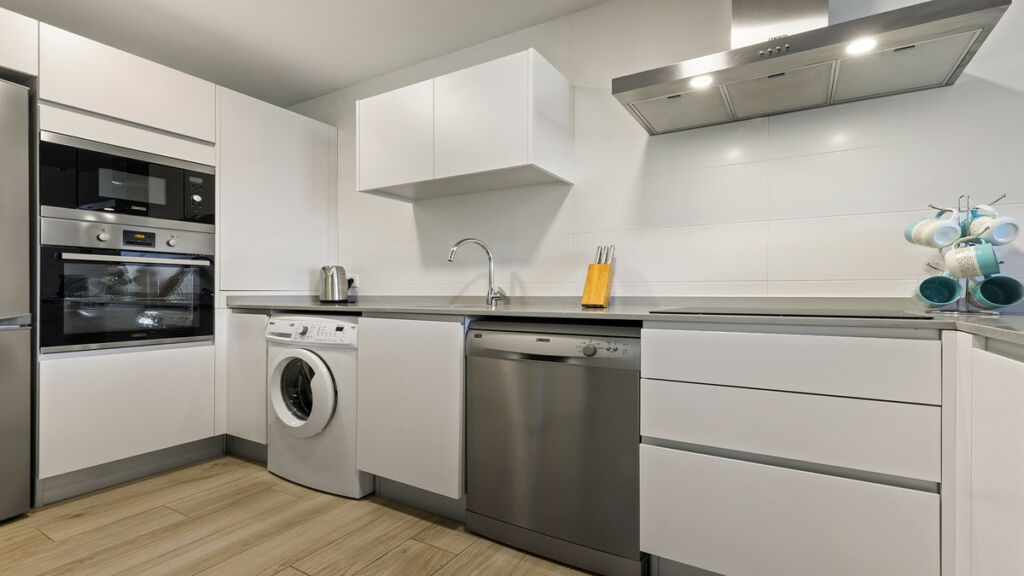 Middle Floor Apartment Casares Málaga - image 8