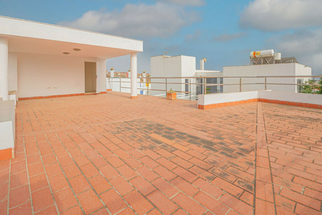 Detached Villa La Línea Cádiz - image 6
