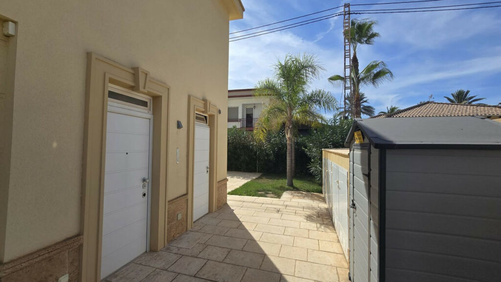 Detached Villa Cabo Roig Alicante - image 8