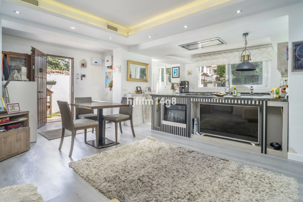 Detached Villa La Campana Málaga - image 8