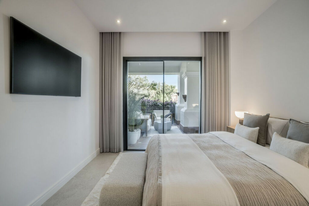 Ground Floor Apartment The Golden Mile Málaga - image 8