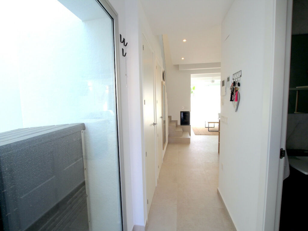 Detached Villa La Marina Alicante - image 8