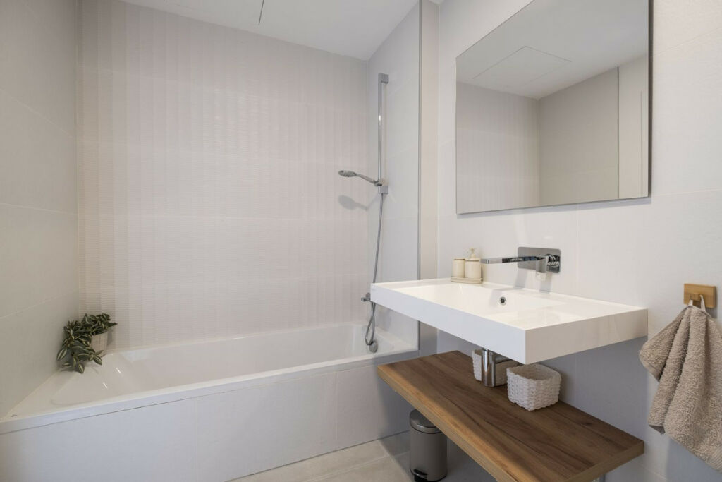 Townhouse El Chaparral Málaga - image 8