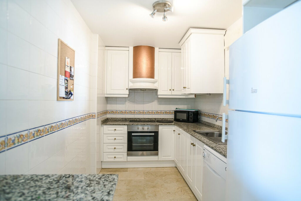 Middle Floor Apartment Villamartin Alicante - image 8