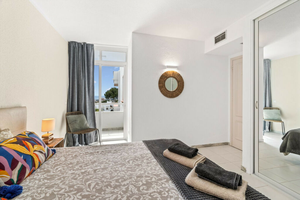 Middle Floor Apartment Riviera del Sol Málaga - image 8