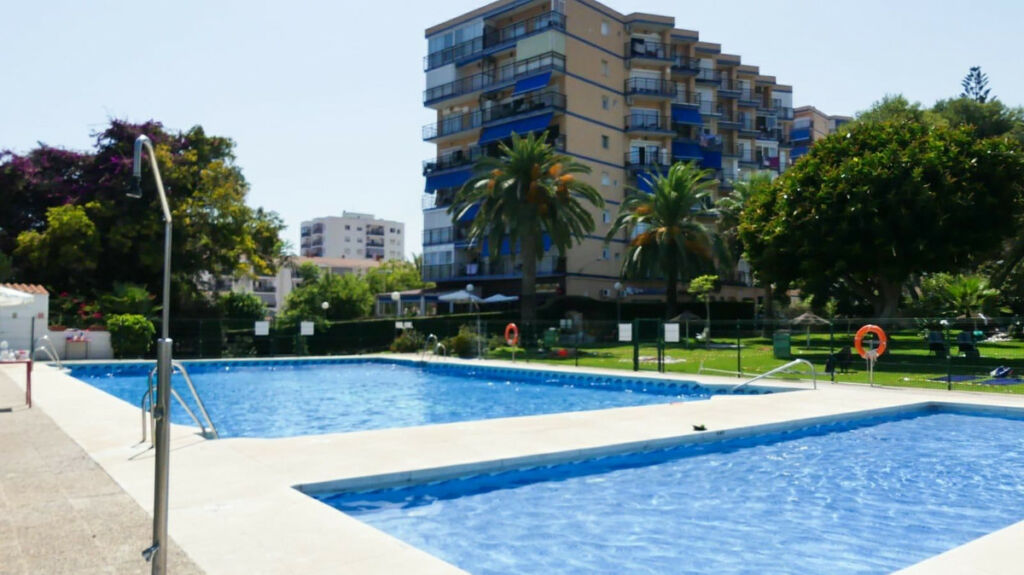 Top Floor Apartment Benalmadena Málaga - image 8