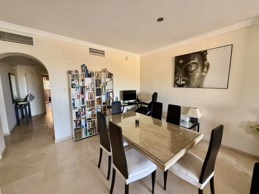 Middle Floor Apartment Elviria Málaga - image 8